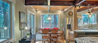 Game Room & Deck: Oso Cozy Cabin in Arnold!