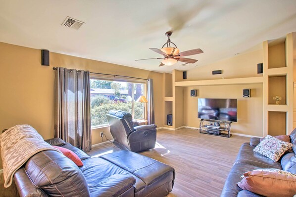 Interior - 2 Mi to Dtwn: Mesa Home w/ Yard & Pool (Mesa)