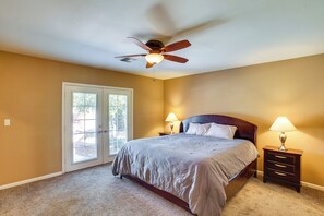 House (3 Bedrooms) | Interior - 2 Mi to Dtwn: Mesa Home w/ Yard & Pool (Mesa)