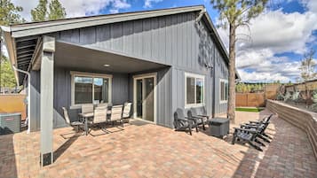 House (4 Bedrooms) | Front of property