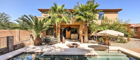 House (6 Bedrooms) | Front of property