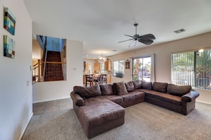 House (6 Bedrooms) | Interior