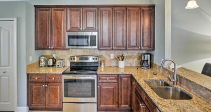 Naples Villa w/ Lanai & Pond View: 5 Mi to Beach!