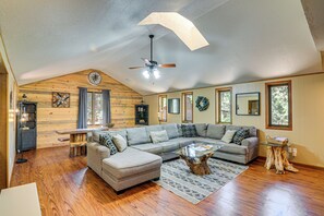 House (4 Bedrooms) | Front of property