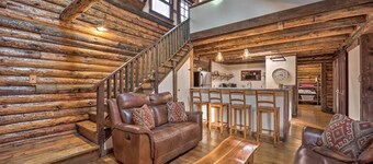 Relaxing Retreat w/ Private Dock on Claytor Lake!