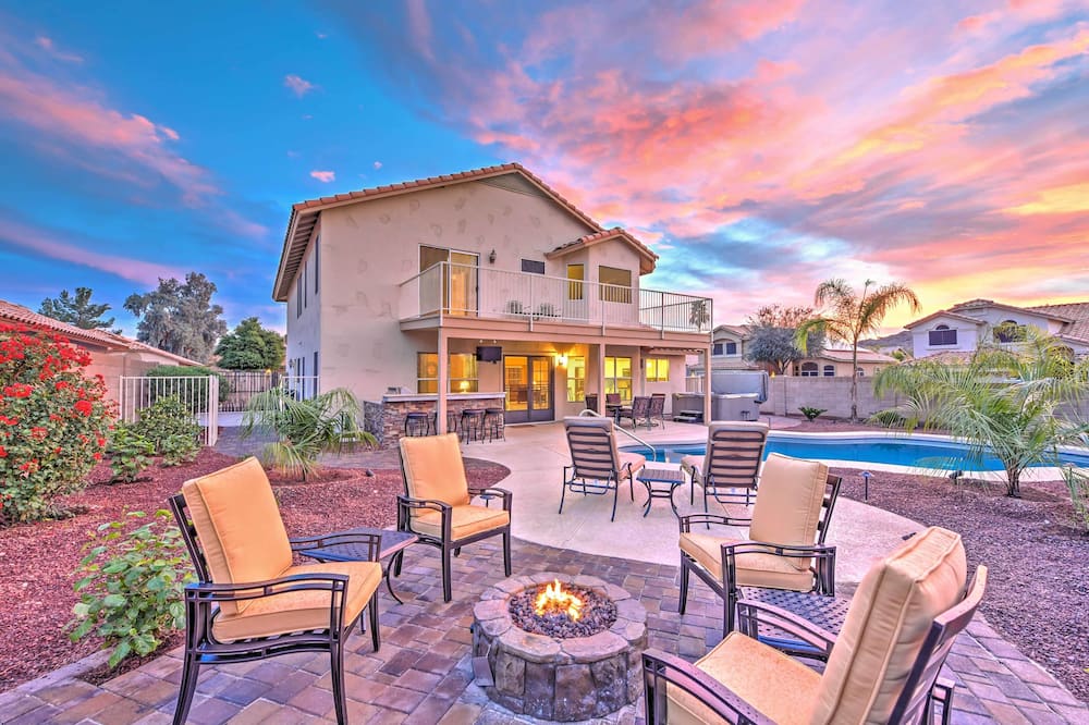 Hot Tub & Pool: Stunning Goodyear Home Near Lakes - Maricopa County, AZ