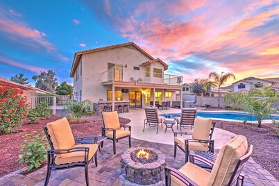 Hot Tub & Pool: Stunning Goodyear Home Near Lakes
