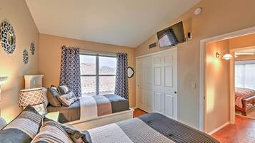 ุงูู
ูุดุฃุฉ ู
ู ุงูุฏุงุฎู