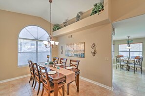 Talo (4 Bedrooms) | Sisätilat