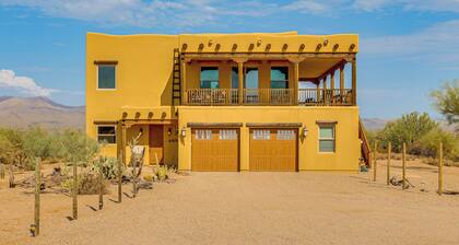 'the Hideaway' - Santa Fe-style Home in Rio Verde!