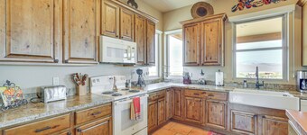 'the Hideaway' - Santa Fe-style Home in Rio Verde!