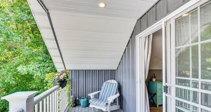 Benton Harbor Apt w/ Balcony + Fire Pit