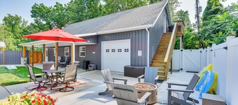 Benton Harbor Apt w/ Balcony + Fire Pit