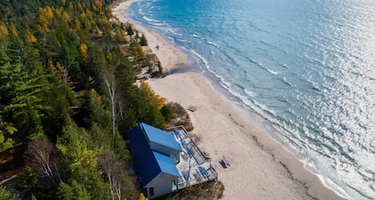 Harbor Springs Condo w/ Fireplace Near Skiing!