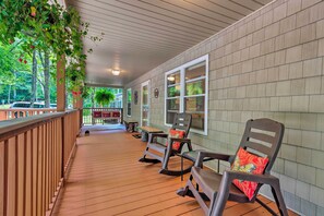 House (3 Bedrooms) | Interior - Beech Mountain Home w/ Covered Deck, Near Skiing! (Banner Elk)