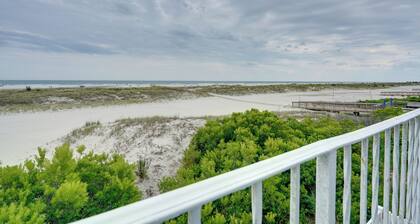 Cozy Oceanfront Condo w/ Pool & Beach Access!
