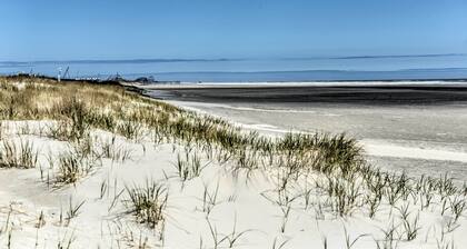 Cozy Oceanfront Condo w/ Pool & Beach Access!