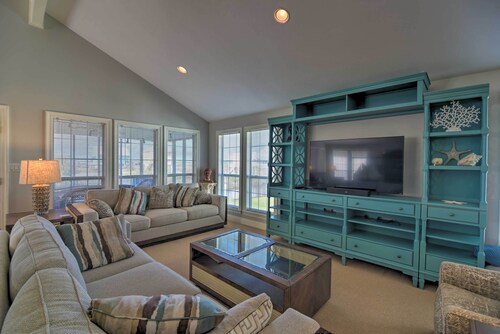 Fish at Canalfront Bay St Louis Home - Dock & Deck