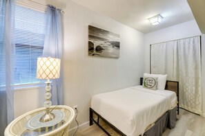 Apartment (1 Bedroom) | Interior - 2 Blocks to Bay: Cabana Breeze' Rockport Rental! (Rockport)