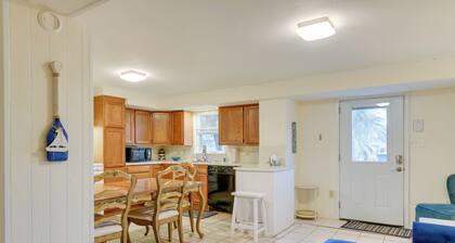 2 Blocks to Bay: Cabana Breeze' Rockport Rental!