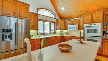 House (Multiple Bedrooms) | Interior