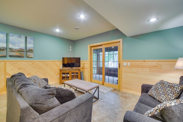 House (4 Bedrooms) | Interior