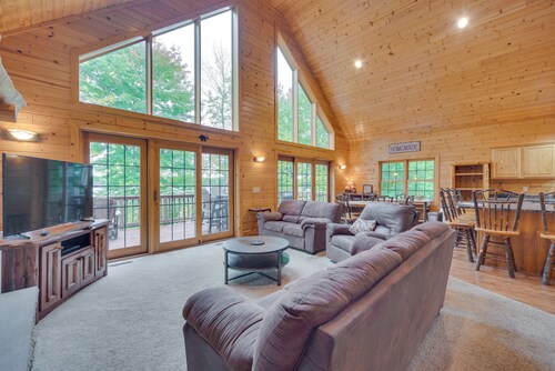 Lakefront Wisconsin Cabin With Boat Dock!
