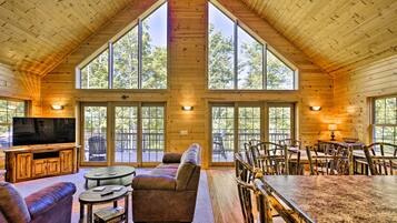 House (4 Bedrooms) | Front of property