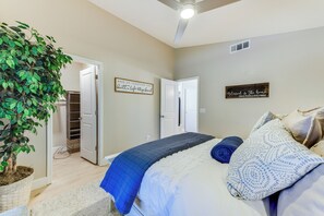 House (2 Bedrooms) | Interior - Updated Gilbert Home w/ Covered Patio (Gilbert)
