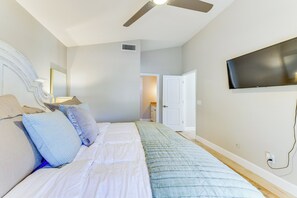 House (2 Bedrooms) | Interior - Updated Gilbert Home w/ Covered Patio (Gilbert)