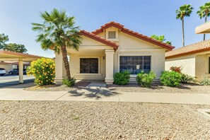 House (2 Bedrooms) | Interior - Updated Gilbert Home w/ Covered Patio (Gilbert)