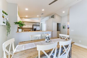 House (2 Bedrooms) | Interior - Updated Gilbert Home w/ Covered Patio (Gilbert)