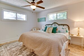 House (4 Bedrooms) | 4 bedrooms, iron/ironing board, bed sheets - Spacious Arkansas Lake House - 2 Mi to Boat Launch (Lakeview)