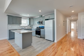 Lejlighed (3 Bedrooms) | Privat køkken | Mikrobølgeovn, ovn, kogeplade, opvaskemaskine