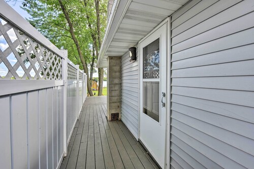 Welcome to Sunrise Bay: Family Lake Home!