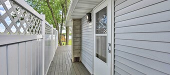 Welcome to Sunrise Bay: Family Lake Home!