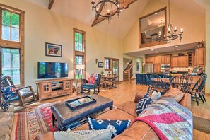 Interior - Luxe Lodge Near Smoky Mountains: Views & Hot Tub! (Waynesville)