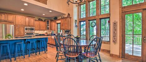 House (5 Bedrooms) | Interior