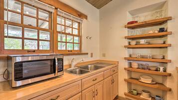 Apartment (0 Bedroom) | Interior