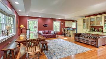 Casa (Multiple Bedrooms) | Interior