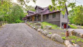 House (Multiple Bedrooms) | Front of property