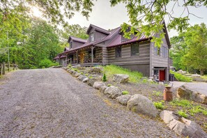 House (Multiple Bedrooms) | Front of property