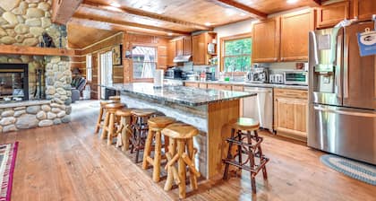 Custom-built Clarklake Cabin: Sauna & Cold Plunge!