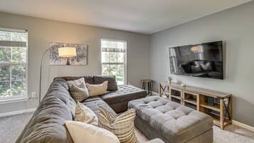 Apartment (3 Bedrooms) | Front of property