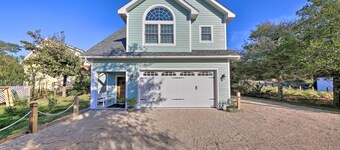Seaside Cottage w/ Private Pier - 3 Miles to Beach