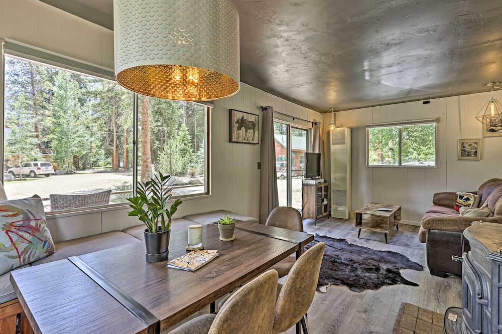 Direct Beach Access: Grand Lake Cabin w/ Deck! - Rainbow Bay, CO
