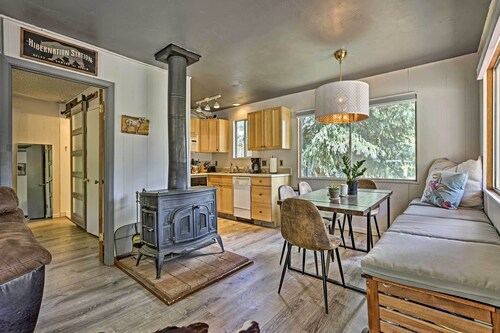 Direct Beach Access: Grand Lake Cabin w/ Deck!