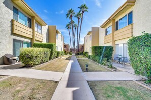 Interior - Near Fashion Square & Old Town: Scottsdale Condo! (Scottsdale)