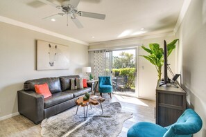 Apartment (1 Bedroom) | Interior - Near Fashion Square & Old Town: Scottsdale Condo! (Scottsdale)