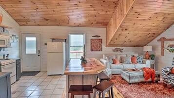 Apartment (0 Bedroom) | Interior